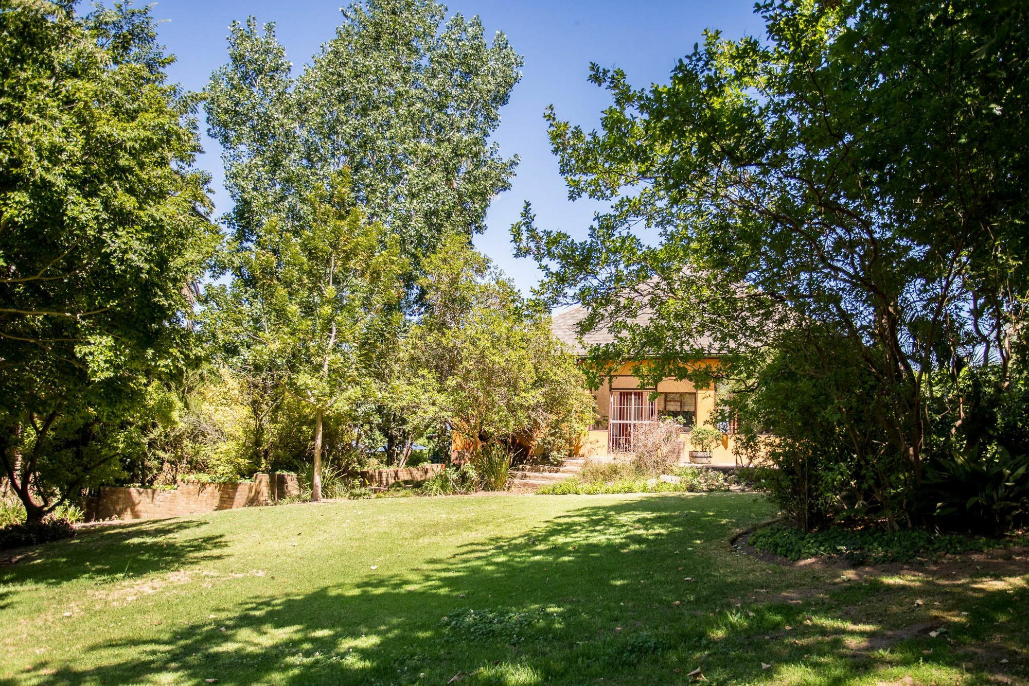 Dirtopia Trail Lodge สเตลเลนบอช ภายนอก รูปภาพ