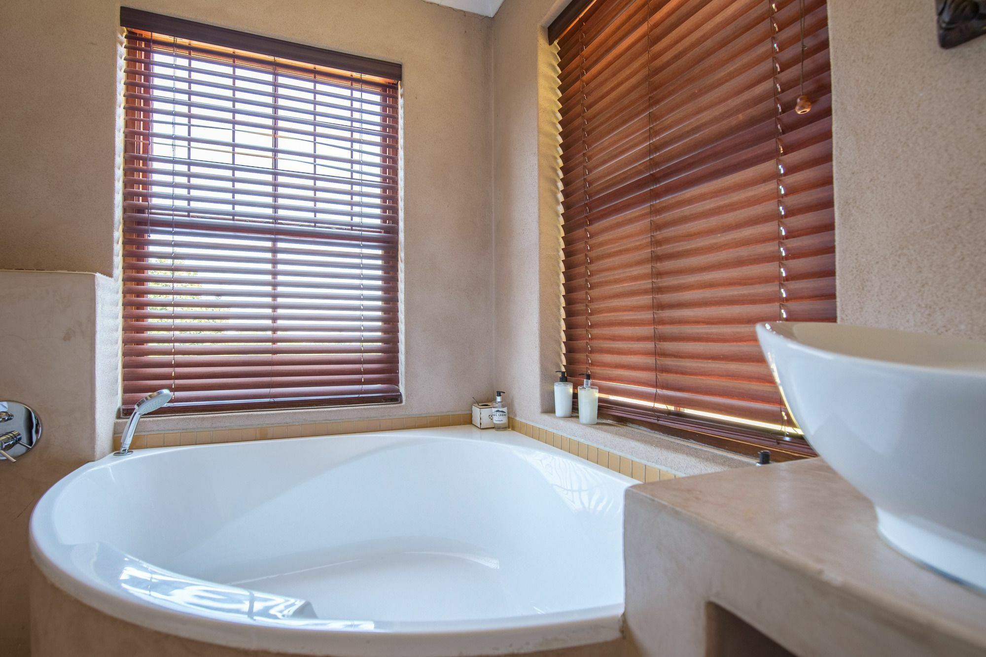 Dirtopia Trail Lodge สเตลเลนบอช ภายนอก รูปภาพ